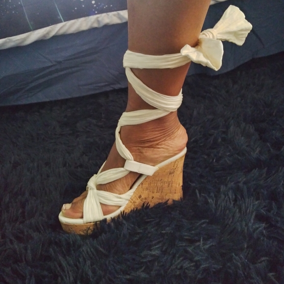 6 1/2 Wedges, White Fabric style Keila-32 - Picture 2 of 5